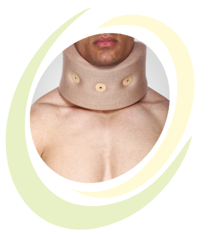EYELET COLLAR
