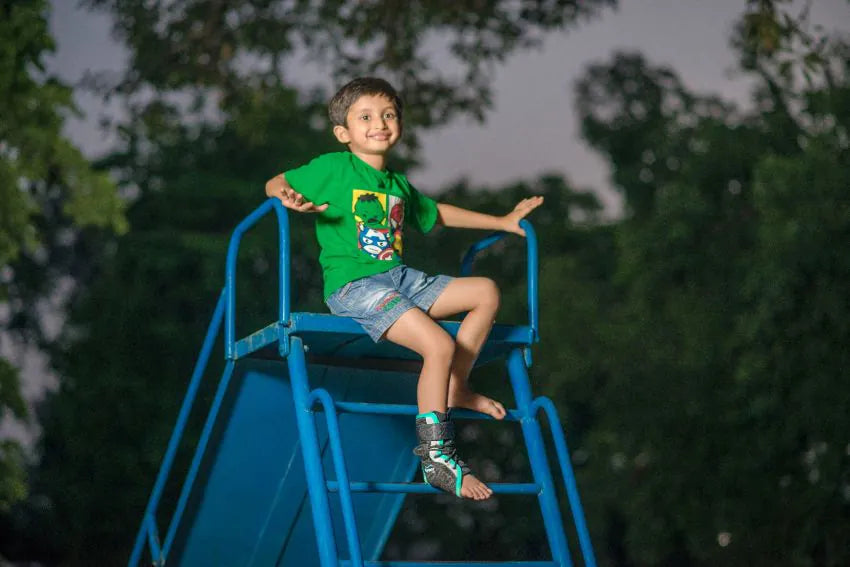 TYNOR CHILD ANKLE BRACE- BLACK ( D-02 )